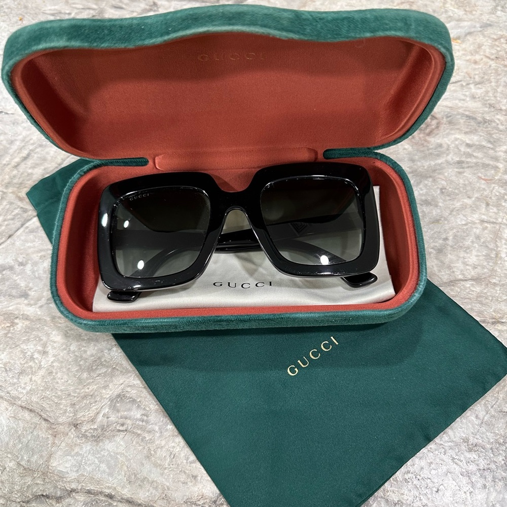 Beautiful sunglasses Gucci